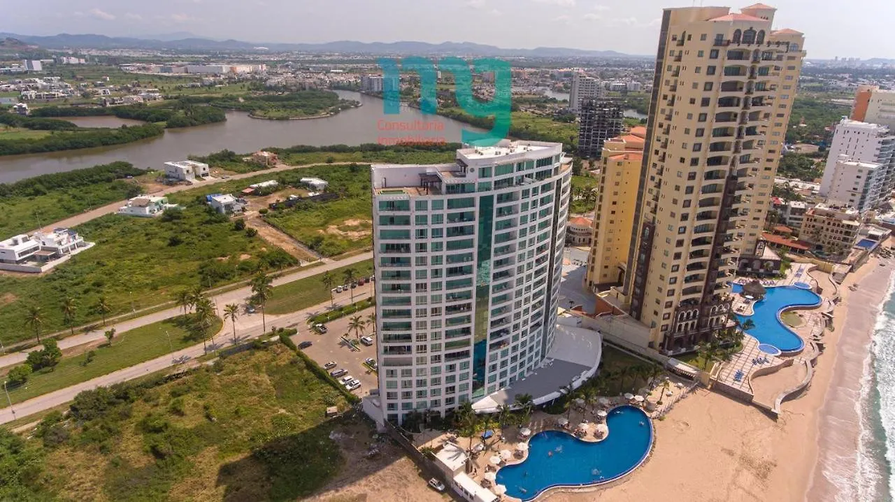 Condo Crown Park Royal location